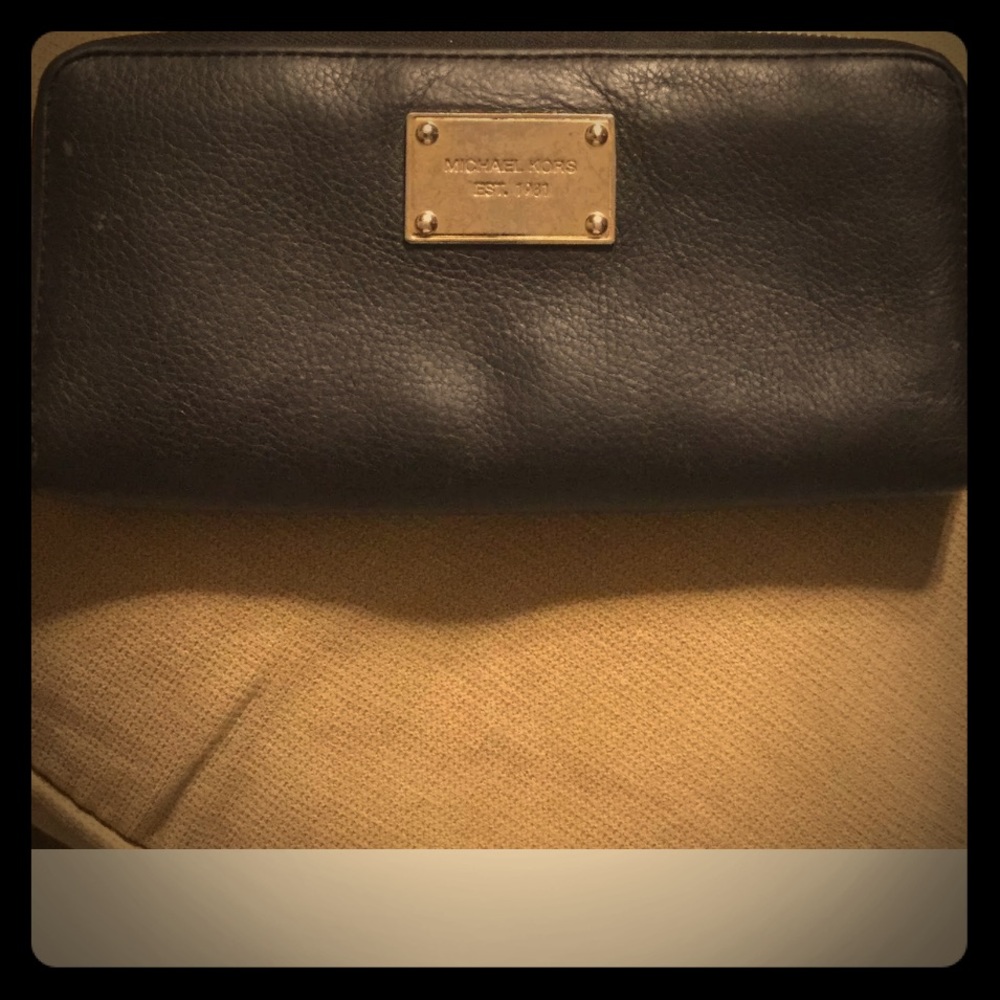 Michael Kors Jet Set Black Zip Around Wallet
